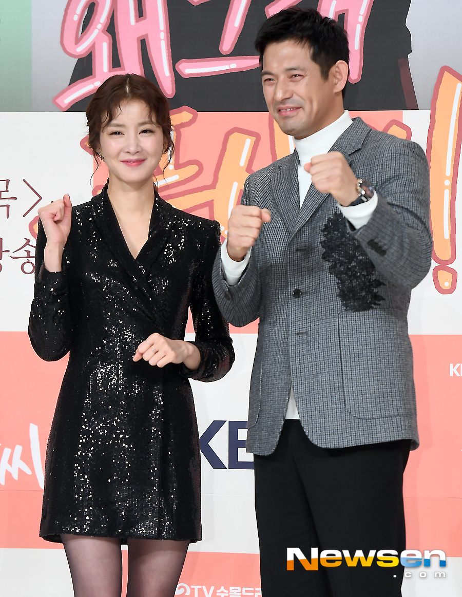 KBS 2TVs new tree drama Whats the Feng Sang production presentation was held at Amoris Hall in Time Square, Yeongdeungpo-gu, Seoul, at 11 am on January 9th.Lee Si-young Oh Ji-ho poses on the day.On the other hand, Why is it? is a drama that looks back on the meaning of the family through the daily life and incidents of the adrenaline of the middle-aged man and the younger brothers who have lived as a fool of his brother.It will be broadcast at 10 pm on January 9th day.