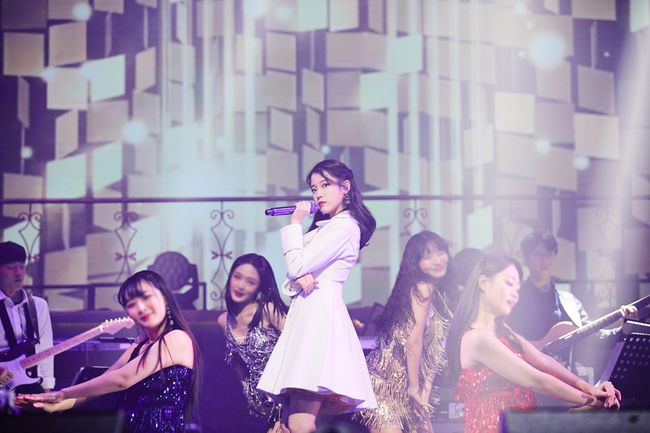 Singer IU has graced the perfect finale of a major tenth anniversary tour in the last tour area Jeju Island.Last weekend, the IU held a tenth anniversary tour concert now - Curtain Call at the Jeju Island International Convention Center in Seogwipo City and joined fans of Jeju Island.The IU added a special feature to the spectacular finale stage of the tenth anniversary tour concert, which was held for three months in four cities across the country and four Asian countries in Jeju Island.In this performance, which recorded full-scale sales thanks to interest, IU expressed its gratitude to the fans who supported 10 years of time like the Curton Call Iran subtitle, and made a meaningful tenth anniversary finish and drew a hot response.The IUs Jeju Island performance, which was an extension of the tenth anniversary tour This Now, was held for three hours and made the audiences heart beat by various representative songs that would confirm the footsteps of the IUs last decade.The Double Walk the Line (Encore), which was considered to be the backbone of each performance in line with the meaning of Curtain Call Iran, was unfortunately omitted, but the special stages of the IU, which can only be seen in Jeju Island, were revealed and impressed.As it is a Jeju Island performance, IU, which appeared as a bright terior color costume on this day, led to a loud shout of the audience with a bright greeting that I finally came to Jeju Island.Jeju Island is a place where I have a lot of good memories, said IU, who expressed his extraordinary memories. I will make a good decision in Jeju Island and I will make the end of the long journey.On this day, IU breathed closer to the audience based on the sympathy and sympathy of the hit song medley including the 10 years of Pink Shin, Good Day, Meet on Friday, Pippi and debut song Mia.Especially, the cover stage of Jeju Islands Blue Night, which was introduced with the meaning of Curton Call performance, was more loud than any stage.A special guest also stepped up for the IU who visited Jeju Island for a long time.Singer Lee Hyori and Lee Sang-soon, who had a relationship with Hyoris Guest House, came to the stage with a surprise guest.The IU, which welcomed the two people by calling the president and the president, hugged them affectionately and showed a special friendship.Lee Hyori and Lee Sang-soon, who conveyed the playful nuisance that Ji Eun was forced to run because of the request, conveyed their heartfelt support with special affection for the IU.In particular, on this day, the stage of the song She, written by Lee Hyori IU, which was released as Hyoris Guest House and collected topics, was first released and applauded for a special time through music.In the fourth part of the performance, which was specially organized only in the Jeju Island performance, IU wrote and composed songs such as Palette, Knee, Mind, Night Letter, and Name.IU, who conveyed the truthful heart of 26 Lee Ji-eun through the songs of Ji-eun directly, gave a deep echo when it first released its unreleased self-titled song Station, which was completed at the time of filming the drama My Uncle.At the end of the tenth anniversary tour, IU said, It was really good to be able to finish the tenth anniversary tour concert - this now in Jeju Island.I will be remembered for my proud performance. I think I have been living in the name of IU for 10 years.I thank all those who have made me feel like you and me are one. After all the performances were over, the audience applauded for several minutes toward the stage where they finished and thanked the IU for completing the best performance.As a response, IU came back to the stage again and sang the Walk the Line song You and I and gave a message with thanks to the fans who had been together for 10 years through the outtro video.On the other hand, IU, who has completed the tenth anniversary tour safely, will appear on JTBCs special project Your Song, which will be the first music show on Thursday night, and will visit fans through music broadcasts for a long time.Kakao M