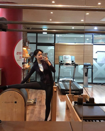 Actor Han Sun-hwa, from Group Secret, showed off her sullen figure.9th day Han Sun-hwa released a selfie and a phrase on his Instagram, Have you heard of Pilar of Tears?In the photo he is standing on the Pilartes gear and looking in the mirror, showing off his perfect legs despite wearing a body-tightening workout suit.On the other hand, Han Sun-hwa appeared on SBS Running Man on the 30th of last month and gave a smile to viewers with robot defense.Photo = Han Sun-hwa Instagram