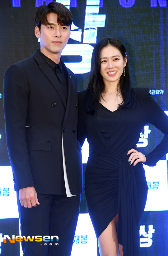 Lets meet at the melo, said Hyun Bin and Son Ye-jin, who have become the main characters of the unexpected romance rumor.Recently, a large online community has posted that Hyon Bin and Son Ye-jin are traveling together in United States of America LA.The article does not stop with a simple sighting, but contains two people were eating with their parents.Although there were no pictures, the article quickly spread: When it became a hot topic online, Hyon Bin and Son Ye-jin immediately denied it through official positions.A member of the company of Hyun Bin said that it is true that Hyun Bin, who recently finished filming TVN Memories of Alhambra Palace, went to United States of America for various reasons, but it is not true that he is traveling with Son Ye-jin.Son Ye-jins agency also said, Son Ye-jin has personally traveled to Travel, but Parents are all in Korea now.It is not right to meet my parents like the contents of the article. Hyon Bin and Son Ye-jin worked together in one piece for the first time since their debut through the film Negotiations (director Lee Jong-seok), which was released last September.At the time, there was a joke about why the two people who direct the melodrama visuals met as crime action and wasted the atmosphere.We talked about meeting again later in a brighter melodrama or romantic comedy, said Hyon Bin and Son Ye-jin.The two people suddenly became the main characters of the Romance rumor.Despite the official position of outrageous stories by both agencies, some have not been suspicious, saying, Is it true that we are in United States of America at the same time anyway?Currently, the first witness post has been deleted.Is it because the breathing of the two people who were seen in the negotiation was so good? There is a lot of reaction that even though the Romance rumor was evolved immediately due to the quick official position, it is rather unfortunate.It is noteworthy what kind of work the two people who became the main characters of the Romance rumor will meet in the future.