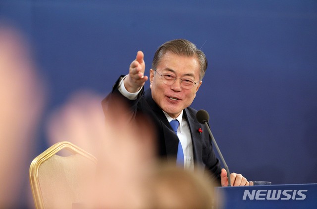 President Moon emphasized, World people are enthusiastic about Korean Wave culture such as BTS, K-pop, and Drama. It is the power of our culture.We will take pride in our culture and make it possible for everyone to enjoy it. We will make our culture lead to future industries.The Great Culture and Culture DiplomacyIn the Moon Jae-in administration, popular culture has become a culture diplomacy in particular. A representative case is BTS, the Billboard 2 last year.BTS appeared on Korea and France Friendship Concert on October 14 last year in the tight schedule of the world tour Love Your Self European performance.In the performance of President Moons visit to France, BTS confirmed the popularity of World by attracting the attention of fans as well as France political Indians.BTS also confirmed its World influence by appearing as a representative speaker at the UNICEF Youth Agenda Generation Unlimited held at the UN Headquarters Trustee Board meeting in New York on September 24th.Foreigners often confess their affection for BTS in Korean. BTS fans call overseas fans lovers as lovers.These foreign fans enter the BTS fandom and are interested in Korean culture.According to the 2018 Global Hallyu Trend, which analyzed the Korean Wave trend by the Korea International Cultural Exchange Agency, it is no exaggeration to say that K-pop, which is centered on BTS, led the popularity and consumption of Korean Wave content in 2017.16.6% of the Korean Wave content consumers who recalled K pop as an image of Korea.K-pop, which was ranked 7th in 2016 in Korean-related products, climbed to third place this time.In the Korean Wave content preference category, 18.2% of respondents said that they like Korean K-pop content.Blue House has decided to award the Hwagwan Cultural Medal, saying that BTS is playing a role as a civilian diplomat.Earlier, Blue House celebrated on social media whenever BTS topped the list on the Billboard 200.Idol groups also performed well in international sports events.The groups Super Junior and Icon celebrated the closing ceremony of the Asian Games in Jakarta and Palembang, Indonesia, in September last year, and they showed a stage reminiscent of a K-pop concert.The group AOA took the stage for the closing ceremony of the Asian Games with the Disabilities of Indonesia in October.On February 25 last year, it was CEL from the group Exo and the group 2NE1, the center of the celebration of the closing ceremony of the PyeongChang Winter Olympics.The group Shiny Minho also cheered for the PyeongChang Winter Olympics with US President Donald Trumps wife Melania in November.Idol is also in charge of the cultural exchange in the inter-Korean reconciliation mood.Seo Hyun, a member of the group Girls Generation, participated in Spring is coming in April of the same year as the performance of the National Theater of Pyongyang Arts in February last year, and the group REDVelvet also appeared in Spring is coming.The group Blockby Zico also visited Pyongyang as a special attendant for the 2018 inter-Korean summit.Idol participation in inter-Korean exchange events creates global issues, especially helping to raise the interest of Koreans in their 10s and 20s who are indifferent to North Korea and unification.At the time of Spring is coming, REDVelvet members including Irene ate cold noodles at the Pyongyang Okryu Pavilion, and at the Pyongyang Summit, Zico also ate cold noodles at the same place.In addition to K-pop idols, Hallyu stars also gave strength to President Moon.Jae A Year Ago in Winter Actor Song Hye-kyo, Chu Ja-hyun and Woo Hyo-kwang also participated in President Moons visit to China in December.President Moon has shown interest in strengthening the status of broadcasting contents such as K-pop and Drama, which are leading the Korean Wave.On September 3, last year, Broadcasting industry is the foundation and power of our India, which is driving tourism, service and manufacturing growth.Korean Wave, considering political situation is importantCulture does not exist in itself, but is mixed with many factors, especially in recent years it has been confirmed that political situations affect the Korean Wave.The Korean Wave in China has frozen with a Korean-Korean wave triggered by the high-altitude missile defense system (THAAD). Fortunately, the situation has been getting better since last year.Korean dramas such as Korean Wave star Song Hye-kyo and Drama Boyfriend starring Park Bo-gum are being revealed through social media.At the end of last year, some of the Japans abhorrents were created, and BTS was in a difficult situation.Fortunately, many fans do not have a bad impact, so BTS dome tour is being successful.There is always a risk of conflict between China and Japan, which are geopolitically intertwined with politics. Political conflict also greatly affects cultural exchanges between the two countries.It is the entertainment industrys desire that the government should adjust these conflicts so that they do not affect the Korean Wave as much as possible.There is a high voice that it is welcome to utilize popular culture as a cultural diplomacy, but it is important to be careful about attracting politically.It is pointed out that the attitude of politicians who mention that they will participate in a specific idol group in the governments event can bring public antipathy.Autonomy is the key to the Korean Wave boomOne of the important factors that BTS could have come to the World group ranks is autonomy.Producer Bang Si-hyuk, CEO of Big Hit Entertainment, has come out with a team that can respect the opinions of the members and make their own voices.For this reason, the government, which puts BTS at the center of the Korean Wave, has many orders to create a place where each of them can freely perform their talents for the second BTS and the third Korean Wave.In addition, the president, who is worried about the activation of India, emphasized dynamism at the National India Advisory Council held at Blue House in A Year Ago in Winter and found a solution in popular culture.We are a nation that has such a creative ability when we look at the creativity of our Korean Wave and K-pop these days or what we see.