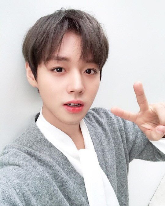 On the 10th, Park Jihoon wrote on his official SNS account, Hello, it is Jihoon.Im so glad to see you in Insta, too, he said. Youll be able to get information and news from various Ji Hoon Lees.I will see you often in Insta. In addition, Park Jihoon posted a video that appeared to have been taken on set.Another post posted a picture of a V-shaped hand, saying, Did you eat delicious lunch? We meet at the time we meet each time.Meanwhile, Park Jihoon will complete the Wanna One activity with the Wanna One final concert Therefore from 24th to 27th.