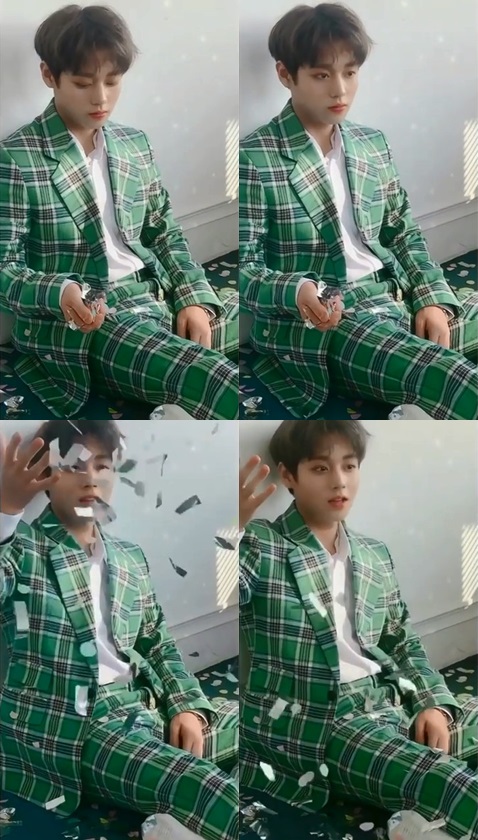 Park Jihoon opened an official Instagram account and greeted fans.Park Jihoon said on his Instagram on the 10th, Hello, you are Jihoon!Finally, my Insta account has been opened ~ It is so good to see you in Insta like this! You will be able to get information and news of various Jihoon.I will see you often in the future. The video released showed Park Jihoon scattering with a sparkle in his hand. Park Jihoon, wearing a green check suit, showed off his refreshing charm.Park Jihoons Instagram exceeded 33,000 followers at 11 am on the day, 30 minutes after the first post was posted.In the greetings of Park Jihoon, the netizens responded in various ways such as I wanted to see Ji Hoon, What is the festival every day?, I finally opened Ji Hoon, Why is Ji Hoon so cute, I want to release this shot quickly and I lie here today.Meanwhile, Park Jihoon worked as a project group Wanna One for one year through Mnet audition program Produce 101 Season 2 in 2017.Park Jihoon, who completed the official Wanna One activities on December 31, 2018, is spurring preparations for the 2019 Wanna One concert Therefore at Gocheok Sky Dome in Guro-gu, Seoul from 24th to 27th.Photo Park Jihoon SNS