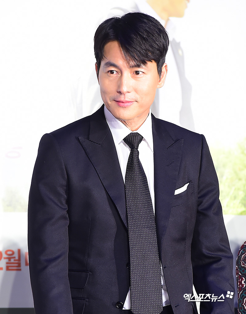 <p> 10 am, Seoul Jayang-Dong Lotte Cinema building will open in the movie witness Production report society attend Jung Woo-sung this entry.</p>