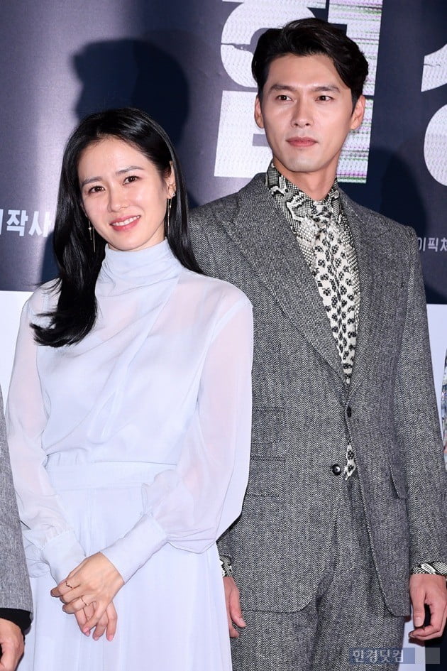 Actors Hyun Bin and Son Ye-jin immediately denied the trip and the romance rumor, and the breakup with Kang So-ra, former couple of Hyun Bin, is attracting attention.Hyun Bin and Son Ye-jin were the same age in 1982 and worked together in the movie Movie - The Negotiation, which was released last year.Although the movie Movie - The Negotiation failed to win the box office with less than 2 million viewers.However, Hyun Bin and Son Ye-jin showed off their compatibility from the time of casting, saying, It was good to be together as well as I want to try to breathe in the melo field.Earlier, unconfirmed rumors that Hyun Bin and Son Ye-jin had recently played golf together at United States of America and enjoyed eating with their parents spread to the Romance rumor.In response, the agency, Hyun Bin and Son Ye-jin, refuted: Its not true, saying that they were in foreign countries, but each had left personally.Although there is still a suspicion, it was reexamined that Hyun Bin acknowledged the fact as a super speed at the time of the Romance rumor report with Kang So-ra in the past.On December 15, 2016, Hyun Bin acknowledged his devotion and said, I have been dating for about a couple of days.However, a year later, the two officially recognized the breakup and went back to the entertainment industry.Even when they were between couples, they were careful to draw a line on the questions about privacy in the media, considering the activities of the other party.Hyun Bin Son Ye-jin, United States of Americas travel companionship? We went after it clarification