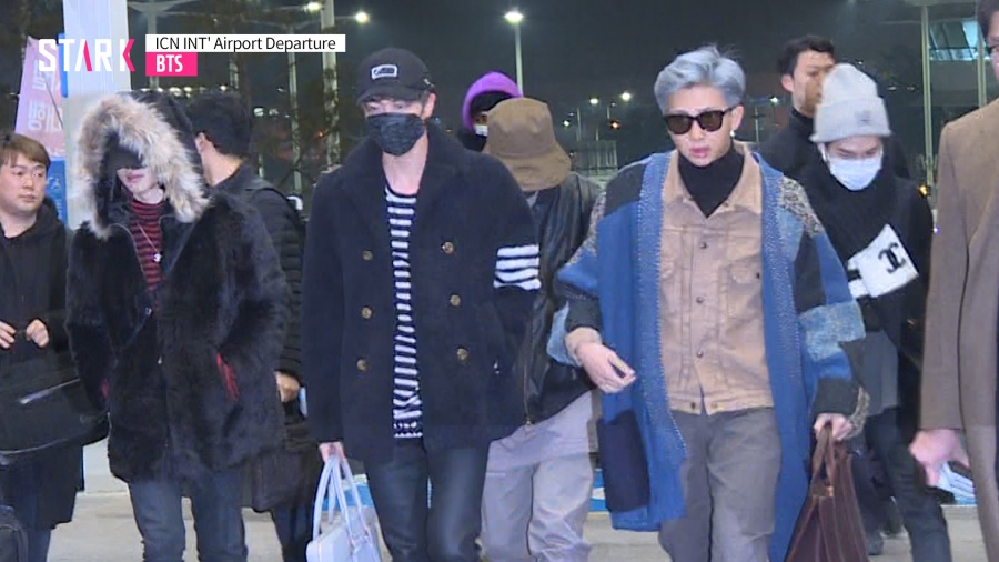 BTS, RM, Suga, Jin, Jay Hop, Ji Min, Bu, and Jung Guk departed for Japan via Incheon International Airport on the afternoon of the 11th to attend a concert in Japan.BTS will hold a tour concert of LOVE YOURSELF (Love Yourself) at the Nagoya Dome in Japan on the 12th and 13th, the National Stadium in Singapore on the 19th, the Fukuokadom on the 16th and 17th of February, the Asia World Expo Arena in Hong Kong on the 30th and 21st, 23rd and 24th, and the National Stadium in Rajamangala, Bangkok on the 6th and 7th of April.In addition, BTS has been running back on the US Billboardss main album chart again and has been on the topic for 19 weeks.According to the latest chart released by Billboardss on the 8th (local time), BTS repackaged album LOVE YOURSELF Answer ranked 59th on the Billboardss 200.This is the 18th place rise from 77th last week, and it ranks first in the first week of entry last September and ranks the largest in the charts for 19 consecutive weeks.LOVE YOURSELF Answer ranked # 1 in World Album, # 2 in Independant Album, # 33 in Top Album Sales and # 56 in Billboardss Canadian Album.LOVE YOURSELF Her and LOVE YOURSELF Tear ranked 2nd and 3rd in World Album, 3rd and 4th in Independant Album, 41st and 51st in Top Album Sales.Departure from inchon international airport