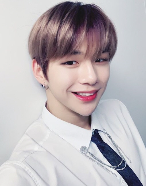 Kang Daniel, a member of the group Wanna One, was the most-voted player for 42 consecutive weeks in the idol chart rating ranking.Kang Daniel was named the most votes in the idol charts on December 5th with 66,822 people participating in the ranking.That brings Kang Daniel to a record by increasing his record of the most consecutive votes to 42 weeks.Followed by Kang Daniel: Jimin (BTS, 52,670), V (BTS, 33,563), Jung Guk (BTS, 12,972), Ha Sung-woon (1735), Rai Kwanlin (7736), Miyawaki Sakura (Aizwon, 5413), Park Ji-hoon (5341), Hwang Min-hyun (525363), Name) and others recorded high votes.Kang Daniel won the most votes in the like that could recognize the stars favorability. Kang Daniel received 12,522 likes in a week.Followed by Jimin (BTS, 8858), V (BTS, 7517), Ha Sung-woon (2825), Jung Guk (BTS, 2672), Rai Kwanlin (1571), Miyawaki Sakura (Aizwon, 1405), Park Ji-hoon (1223), Wanna One (1194), and Park Woo-jin (1184).On the other hand, the POLL vote was also held on the theme of What is the pig band idol to be the main character of 2019 year on the 5th idol chart in December?In the survey, Jimin of BTS received the most votes, 11,628 votes, ranking first, followed by V (9423 votes).Hwang Min-hyun (169 votes), Baek-ho (154 votes) in fourth place, and Ong Sung-woo (147 votes) in fifth place.