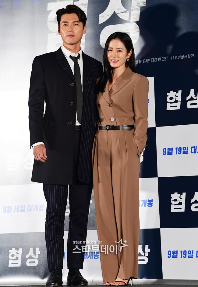 Although actor Hyon Bin and Son Ye-jin (37, above) immediately denied Romance rumor, some netizens still have no suspicion.On the other hand, it is interpreted that the chemistry of the actor of Hyon Bin and Son Ye-jin is so good.On the 9th, an online community posted an article entitled Hyun Bin and Son Ye-jin are traveling together with United States of America LA.The writer wrote that Son Ye-jin and Hyon Bin enjoyed dating at the United States of America golf course and watched Son Ye-jins parents eat.The two witnesses quickly spread to the details of this netizen, and rose from the United States of America to the Romance rumor.Son Ye-jin is traveling alone in United States of America, said an official at the MS team entertainment company of Son Ye-jin in a sudden romance rumor. Son Ye-jins parents are in Korea, but it does not make sense that they ate together in United States of America.A VAST official of Hyon Bins agency said, Hyun Bin is right overseas on schedule.But the story that came out this time is not true, he said, drawing a line on the trip with Son Ye-jin.Even in the quick explanation of both agencies, the curious gaze of the two peoples devotion is not easily subsided.There was even a reaction to the companys Mrs. Romance rumor with the extraordinary chemistry of Son Ye-jin and Hyun Bin.Hyon Bin and Son Ye-jin worked together in the movie Negotiations, which was released last September, and the movie Negotiations became a hot topic for the meeting of two actors, the same age.The superior ratio and the brilliant visual good-looking actress showed a friendly appearance throughout the movie promotion such as stage greetings.Some netizens also recalled Song Hye-kyo and Song Joong-ki.Song Hye-kyo and Song Joong-ki, who made excellent breathing in the KBS2 drama Dawn of the Sun, which ended in 2016, have been rumored several times but denied it.However, the following year, he announced the news of marriage and surprised the netizens.So the reaction of the netizens to Mrs. Romance rumor of Hyon Bin Song Joong-ki varies.The netizens are good together, Lets just pretend not to know, I agree with this union!I can congratulate you.  How about meeting this time?  Is there a problem with meeting a good man and a woman?  I am sorry,  I was the same age.I am just old,  I am so good at you, and Why am I sorry and I will celebrate if I meet .On the other hand, Hyon Bin is shaking her emotions in praise, emitting a unique chic charm in the TVN Saturday drama Memories of Alhambra Palace.Son Ye-jin appeared on SBS entertainment program Death Masters in the last month and was loved by netizens for his hairy charm.