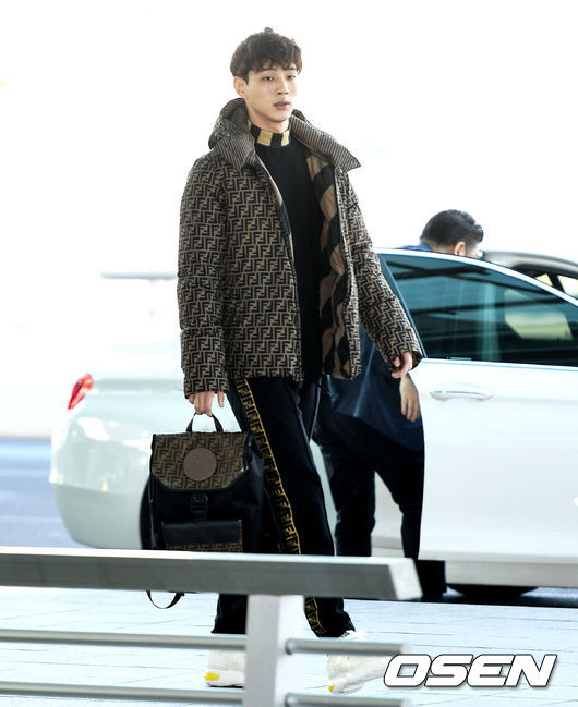 Actor JiSoo is leaving for Italy via the Incheon International Airport Terminal 2 on the afternoon of the 13th to attend Milan Fashion Week.Actor JiSoo is heading to the departure hall.