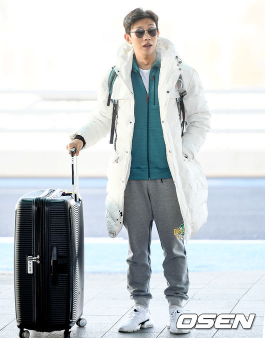 The late launch of SBS entertainment Jungles Law in Chatham is leaving for New Zealand through Incheon International Airports 2nd passenger terminal on the afternoon of the 13th.Actor Kang Ki-young is heading to the departure hall.