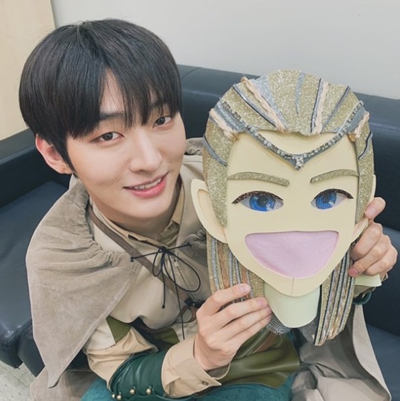 Yoon Ji-sung of group Wanna One revealed his impression of King of Mask Singer.Yoon Ji-sung wrote on his SNS on the 13th, Have you seen today King of Mask Singer? Nagolatsu was that Yoon Ji-sung.It was a stage that I was alone in front of many people, so I was nervous and nervous, but it was a thrilling and pleasant experience.I will be a young Ji-sung who will work hard to show a better picture in the future. In the photo, Yoon Ji-sung is smiling brightly.Yoon Ji-sung appeared on MBC King of Mask Singer on the 13th as I am Goltsu Nagolatsu.Soon Ji-sung, who called Crushs Sofa, said, I was so nervous that I shook my hands.Yoon Ji-sung then said, I worked for a year and a half with Wanna One disbanding.I came running fast and I am grateful that I made you feel a great impression that I would not have felt if I did not make my debut. He said, I would like you to remember for a long time. Meanwhile, Yoon Ji-sung will finish Wanna One activity after a solo concert in January and release a solo album afterwards.Yoon Ji-sung also appears in the musical Days of the Day.Photo: Yoon Ji-sung Instagram