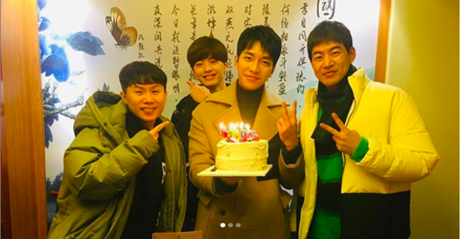 Singer and actor Lee Seung-gi expressed his gratitude to those who celebrated his birthday.Lee Seung-gi said on his 13th day in his instagram, True Happy Birth day!!Thank you for coming together # All The Butlers # Boat Bond # Space Strong Lee Seung-gi staff and posted a picture.Lee Seung-gi in the public photo is smiling brightly with cake with All The Butlers members who are appearing.In another photo, Lee Seung-gi poses affectionately with Bae Suzy, the heroine of the drama Bae Bond currently shooting, and director Yoo In-sik PD.In addition, Lee Seung-gi left a certification shot with the staff who worked for him.I also expressed my gratitude to the fans who celebrated my birthday, saying, Lets do love and Happy 2019.Lee Seung-gis playful look, which she wore with a cone hat and glasses, is impressive.Lee Seung-gi Instagram