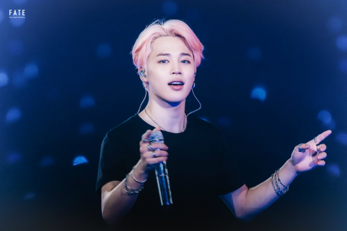 BTS Jimin, which is the most popular, is actively supported by male fans as well as female fans.On the 12th, Park Seul-gi certified her husband as a fan of Jimin through Instagram: I have an armie in my house to the bone.Im jealous of Jimin shouting angels and talking about him like a child, but I am also ami.Jimin, who was named second in the Idol rankings by teenage men for the first time in the Idol rankings, is also a favorite of the mid-30s.In 2019, you should be bulletproof ~ # Park Seul-gi Into the grooms stake that was searching for the name to wear out. Jimin is a fan who is enthusiastic enough to call her husband Angel , informing her that she is supported by a wide range of male fans.