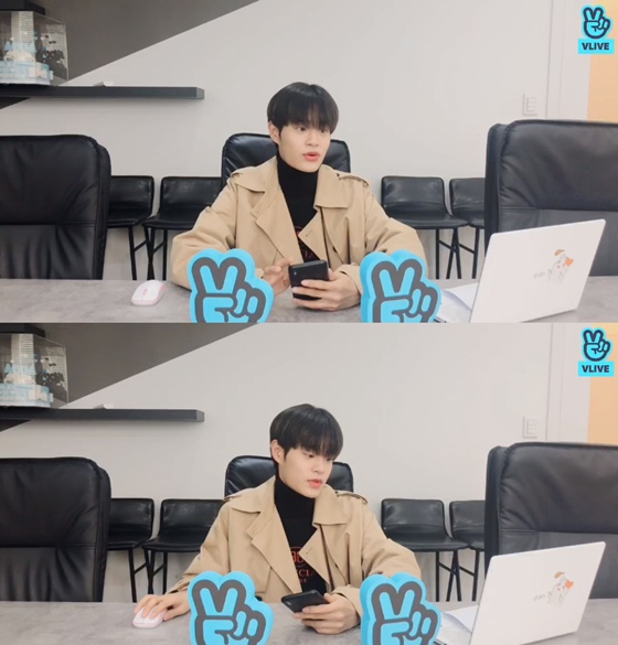 Lee Dae-hwi broadcast live on Naver V Live on the afternoon of the 14th under the name Lee Dae-hwis Special V Live.Lee Dae-hwi, who has officially completed Wanna One activities recently, said, I am recording and working these days.I am really working hard to prepare for Therefore Concert, he added. I am practicing hard because I do not want to show my regret because I will be a concert that will remain in my memory.Lee Dae-hwi, who celebrates his 19th birthday on the 29th, said, I prepared a gift for Fans. If you look at it, is this a true story?And its a gift to respond to, amplifying Fans expectations.I want to say Wait for a few hours, but if you say it, you will notice it.Meanwhile, Wanna One, which Lee Dae-hwi belongs to, will meet with Fans for the last time through 2019 Wanna One Concert Therefore at Gocheok Sky Dome in Seoul from 24th to 27th.