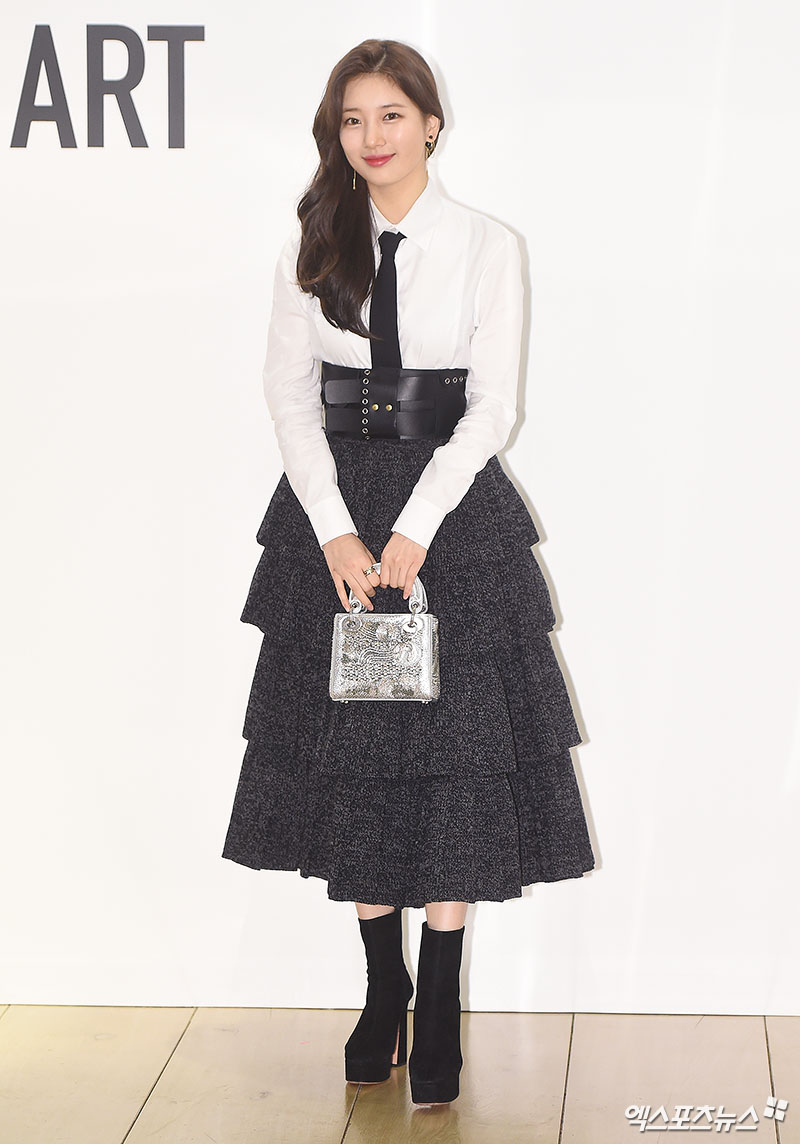Singer and actor Bae Suzy, who attended the event to celebrate the exhibition of a luxury brand in Cheongdam-dong, Seoul on the afternoon of the 14th, poses.