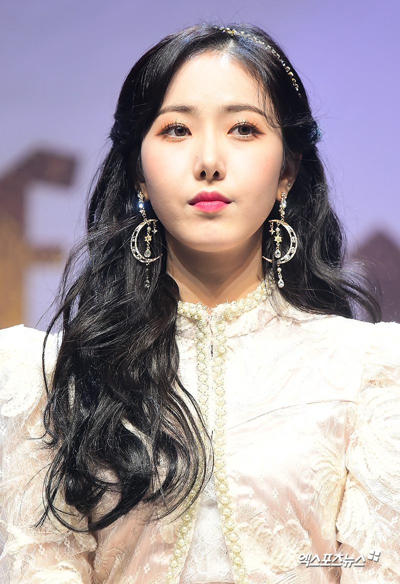 GFriend SinB, who attended the media showcase of the group GFriends second full-length album Time for Us held at the Gwangjang Dong Yes 24 Live Hall in Gwangjin-gu, Seoul on the afternoon of the 14th, is listening to the questions of the reporters.