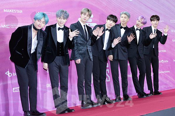 Group BTS is attending the 28th High1 Seoul Song Awards ceremony held at Gocheok Sky Dome in Guro-gu, Seoul on the afternoon of the 15th.
