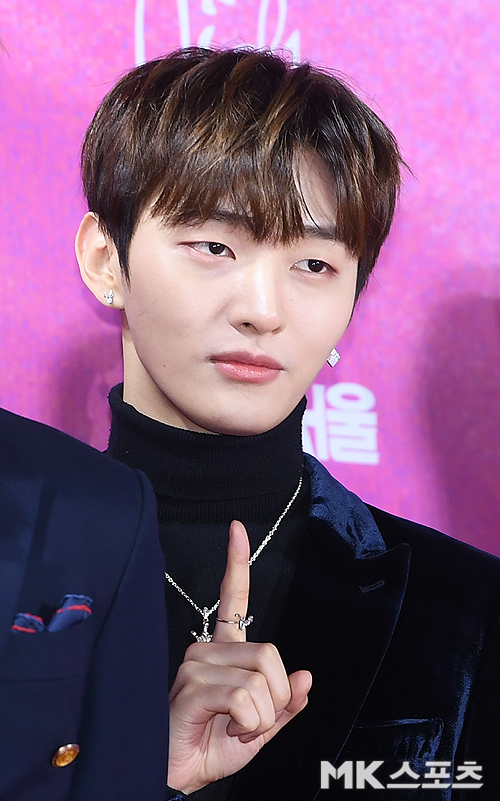 The 28th High1 Seoul Song Red Carpet Event was held at Gocheok Sky Dome in Guro-gu, Seoul on the afternoon of the 15th.Wanna One Yoon Ji-sung is attending the Red Carpet for Seoul Song.