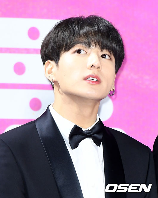 On the afternoon of the 15th, the 28th High1 Seoul Song Grand Prize Red Carpet event was held at Seoul Gocheok Sky Dome.Group BTS Jungkook steps on Red Carpet