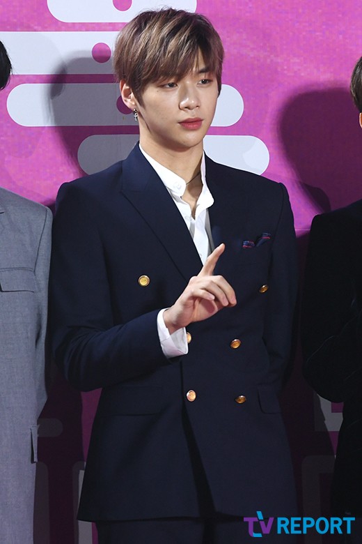 Kang Daniel of the group Wanna One attended the red carpet event of 18th High1 Seoul Song Award held at Gocheok Sky Dome in Gocheok-dong, Guro-gu, Seoul on the afternoon of the 15th.The Seoul Song Awards, which celebrates its 28th anniversary this year, will be held at Gocheok Sky Dome in Seoul on the 15th, and will be broadcast live on KBS Drama, KBS Joy, KBS W, and Breadya TV.