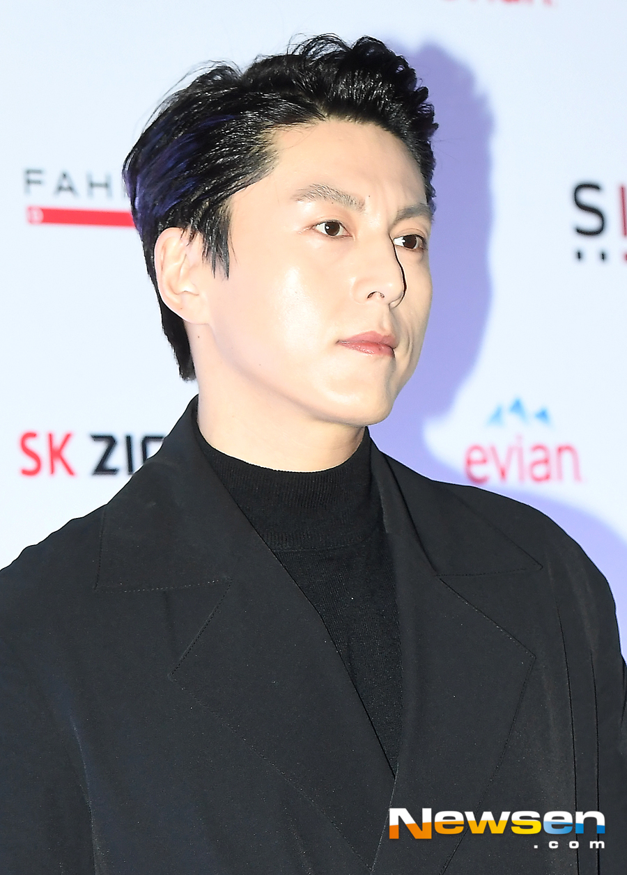 Actor Ryu Soo-young attended a parent brand photo call event held at a studio in Seongsu-dong, Seongdong-gu, Seoul on the afternoon of January 17th.Ryu Soo-young poses on the day.Jung Yu-jin