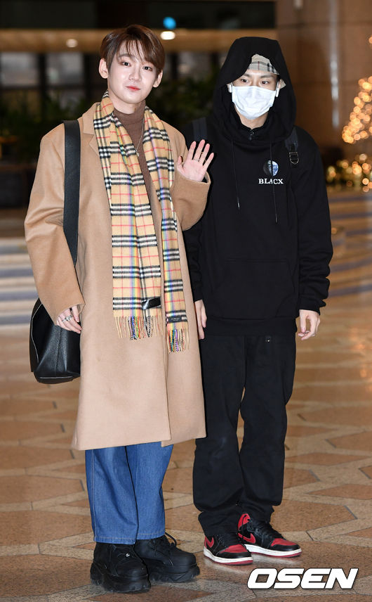 Group JBJ95 (Kenta Takada, Sanggyun) left the country via Gimpo International Airport for Concert in Tokyo, Japan, on the morning of the 17th.Prior to leaving the country, JBJ95 Kenta Takada and Sang Kyun pose for reporters and fans.