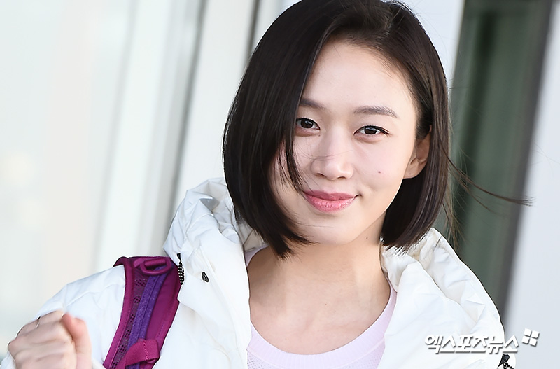 Actor Ko Sung-hee is leaving for New Zealand through Incheon International Airport on the afternoon of the 16th, shooting SBS Jungles Law in Chatham.