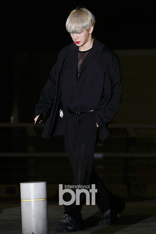 Group Monstar X Wonho is Departing to Hong Kong through the Incheon International Airport on the afternoon of the 18th to attend Music Bank in Hong Kong.news report