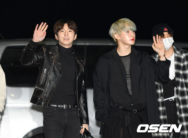 The group Monstarr X left for Hong Kong through the Incheon International Airport on the afternoon of the 18th of the Music Bank shooting car.Groups Monstarr X Ki-hyun and Wonho head to the departure hall