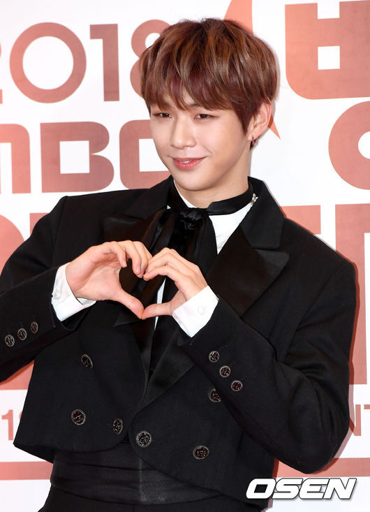 Kang Daniel was named the most-winning ticket holder for 43 consecutive weeks in the Idol chart rating ranking.In the first week of the Idol charts, Kang Daniel was the most-voted figure with 68320 participants, which increased Kang Daniels record to 43 weeks.Followed by Kang Daniel: Jimin (BTS, 56019), Bü (BTS, 36717), Jungkook (BTS, 12727), Lai Kuan-lin (11770), Ha Sung-woon (11697), Park Woo-jin (8202), Miyawaki Sakura (Aizwon, 7484). Park Jihoon (7,045) and Hwang Min-hyun (6,661) received high votes.In particular, Lai Kuan-lin will be in the top spot with only three votes difference from Ha Sung-woon in this weeks rating rankings, and will be on the display board that is exposed to only 5th place.Kang Daniel won the most votes in Likes that could recognize his favorability for the star; Kang Daniel received 12,335 likes in a week.Followed by Jimin (BTS, 8646), Bü (BTS, 7814), Ha Sung-woon (2956), Jungkook (BTS, 2566), Lai Kuan-lin (2263), Park Woo-jin (1935), Miyawaki Sakura (Aizwon, 1867), Park Jihoon (14933). Gag), Wanna One (1070) and others won high votes.DB