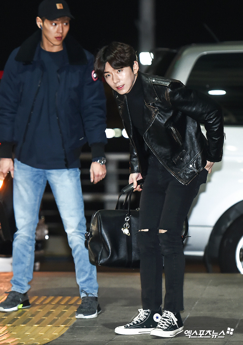 Group Monsta X (MONSTA X) Gihyeon is Departing to Hong Kong through the Incheon International Airport on the afternoon of the 18th at the Music Bank in Hong Kong.