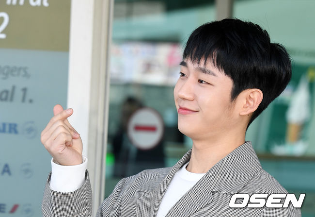 Actor Jung Hae In is departing into United States of America Los Angeles (LA) through ICN airport, a mens wear photo shoot, on the afternoon of the 20th.