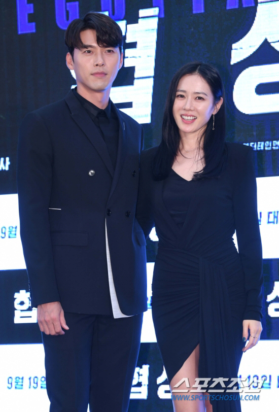 Actor Hyun Bin, 36, also denied a second romance rumor with Son Ye-jin, 36.On the 21st, the VAST Entertainment of the company said, It is true that the two met at United States of America, and they had a friendship and ate together, but devotion was unfounded.I was with all my friends, but only Hyun Bin and Son Ye-jin are famous, so I think I uploaded the photo.Son Ye-jin agency MS Team Entertainment official also said, I visited Son Ye-jins acquaintance because he lives in United States of America, and I only met him knowing that Hyun Bin is in United States of America.I went to the shop with my friends. The devotion is absolutely unfounded, and the two are close friends. On the morning of the morning, online community and SNS posted photos of Hyun Bin and Son Ye-jin looking at a joint at a united state of America LA.This has led to the rise of two romance runners who have already been caught up in the romance rubber once again.However, the Hyun Bin side once again said that it was unfounded as in the romance rumor.On the 9th, Hyun Bin and Son Ye-jin were caught up in a romance rumor with the United States of Americas LA Travel sightings spreading to online community.The suspicion of their devotion grew even more when a specific article that at the time, Hyun Bin witnessed eating with Son Ye-jins parents was uploaded.However, the company VAST Entertainment said, Although it is true that Hyun Bin is currently abroad, Son Ye-jin and United States of America Travel are not true.I finished filming the memories of Alhambra Palace and went out for a long time with Travel and schedule digestion.Son Ye-jin agency MS Team Entertainment said, The contents of the online post are not true. Currently, Son Ye-jin is working on United States of America Travel alone.I usually travel well alone, he stressed.Son Ye-jins parents are in Korea now, and it does not make sense that they ate together at United States of America.At that time, Hyun Bin and Son Ye-jin ended the romance rumor with Happening, and some fans who expected to meet two men and women were disappointed.Meanwhile, Hyun Bin and Son Ye-jin have been working together through the movie Negotiations released last September.
