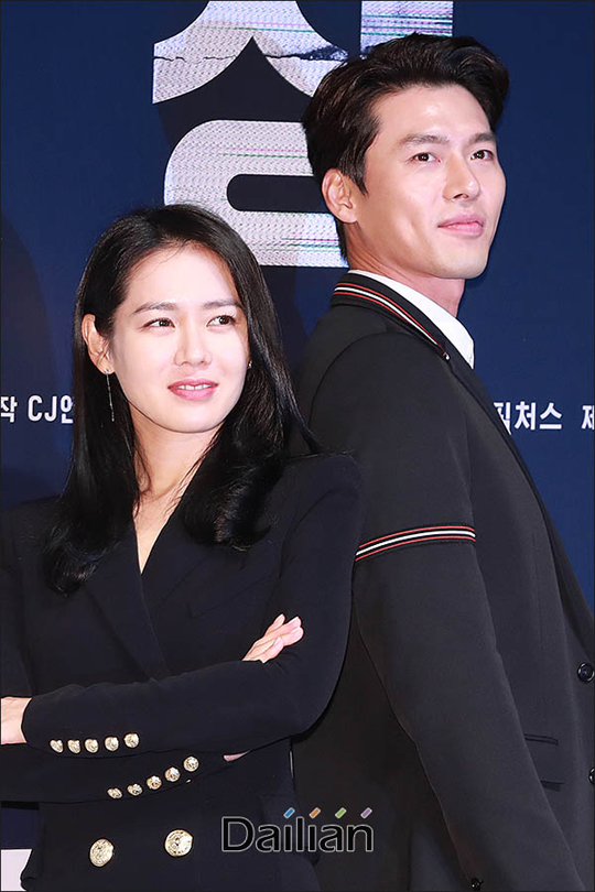 Actors Hyun Bin, 37, and Son Ye-jin, 37, have again denied romance rumor.On the 21st, VAST Entertainment, a subsidiary of Hyun Bin, said, It is true that the two people have met in United States of America because they have a common relationship, but it is not a couple relationship. He said.Son Ye-jins agency, MS Team Entertainment, also denied the romance rumor, saying, There was a misunderstanding. I was close to the movie - The Negotiation after appearing.Earlier, various online communities and SNS showed that Hyun Bin and Son Ye-jin enjoyed dating at a United States of America in LA.The two romance rumors were once arose on the 10th, but both of the agencies denied the romance rumor.Meanwhile, Hyun Bin and Son Ye-jin have been breathing in the movie Movie - The Negotation released last year.