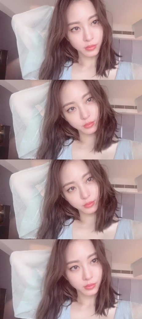 Han Ye-seul has reported on the latest.Actor Han Ye-seul posted a video on his SNS on the 21st with an article entitled Im sick of Flu for two weeks.Han Ye-seul in the public image is looking at Camera with his hair in a rusty hairstyle.Despite the sick recent situation, Beautiful looks are so beautiful that they are attracting attention.Meanwhile, Han Ye-seul is about to appear in SBS drama Big Issue.Photo: Han Ye-seul Instagram