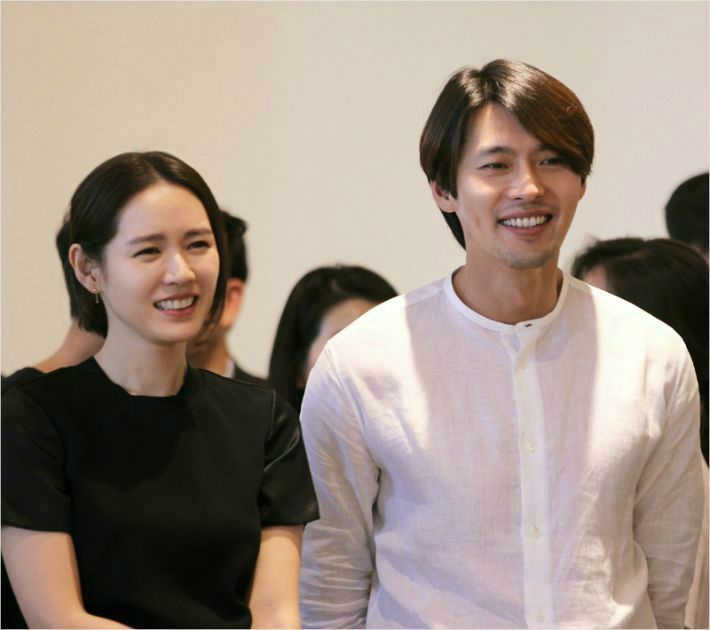 Son Ye-jin went on a trip to meet an acquaintance in United States of America, Son Ye-jin agency MS Team Entertainment told CBS on the 21st. Mr. Hyun Bin also found out that he was in United States of America. (In this process), I think the two people are famous, so I think they were photographed, he said. It is true that they are close, but it is Son Ye-jins opinion that they are not dating.It is true that two people are in contact with each other because they are so close, said the company, VAST Entertainment. I went to Mart with a few acquaintances, but my face was known, so I got a picture and got a misunderstanding situation.On the day of the show, Son Ye-jin and Hyun Bin were exposed to a romance rumor by showing a picture of a United States of America Mart.Earlier, the two men were seen together at United States of America on the 10th, and a romance rumor was raised, which both sides denied at the time.