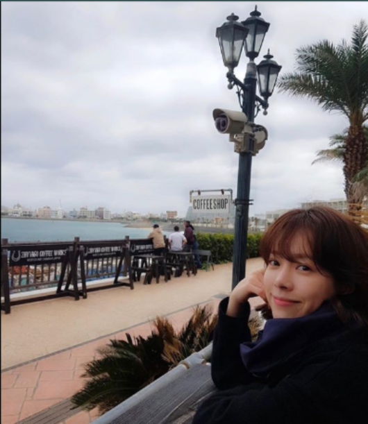 Actor Han Ji-min reveals relaxed routineHan Ji-min posted a photo on his social media on Monday afternoon, where Han Ji-min is enjoying his leisure while looking at Sea.Han Ji-min will appear on TVNs new drama Snowy Blind which will be aired on February 11th.han ji-min SNS