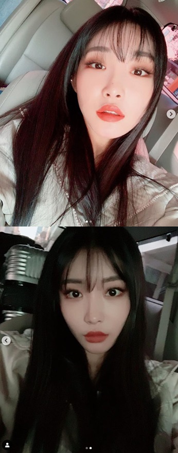 Singer Chungha showed off her alluring charmChungha posted several photos on his Instagram on the 21st, along with an article entitled 9 minutes already when I heard 12 oclock already. # Chungha.In the public photos, Chunghas selfies taken in the car were included.Chunghas Beautiful looks, which reveal alluring charm with shaded makeup, stand out: the fascinating look and visuals that contradict cute phrases attract Eye-catching.The respondents who watched the photos showed various responses such as Chungha is the best sexy, Chungha Fan is from today, Chungha is so beautiful, Selfie artisan Kim Chungha, Please raise your stars more often and Chungha always supports.On the other hand, Chungha released a new song Twelve oclock on the 2nd.12 oclock already is a song that expresses the situation that I do not want to send as the time of 12 oclock is getting closer to the time I have to break up with my loved one.PhotoChungha SNS