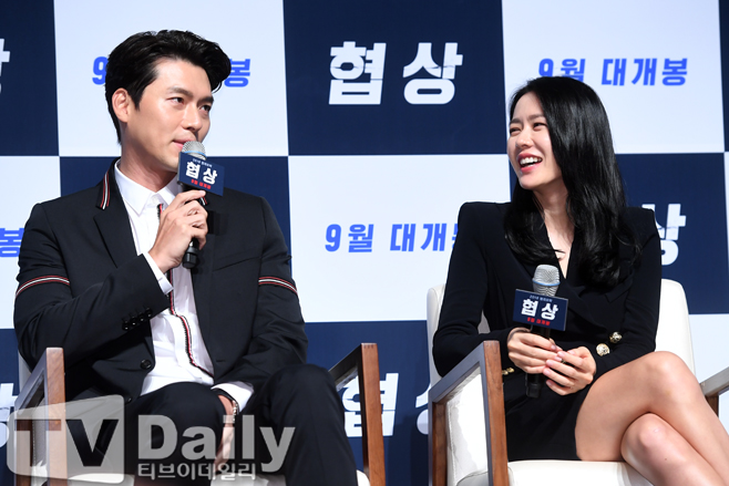 Actors Hyun Bin and Son Ye-jin have denied all the second romance rumor, and even the 1982-year-old is gathering attention.On Monday, Hyun Bin and Son Ye-jin were engulfed in a romance rumor.The photos of men and women who are presumed to be Hyun Bin and Son Ye-jin, focusing on online community and SNS, are spreading in the mart wearing hats.The two men were also surrounded by a romance rumor on the 9th, when they were traveling together in United States of America on the online community.In just 10 days, the attention of the netizens was focused on the every move of the Hyun Bin and Son Ye-jin, who were caught in the second romance rumor.Among them, both Hyun Bin and Son Ye-jin were born in 1982 and are attracting attention as they are 37 years old.The two, who first played the acting breath in the movie Movie - The Negotation (director Lee Jong-seok and production JK Film), released last year, showed a friendly appearance as fellow actors in the same age even during the actual movie promotion and interview.Son Ye-jin is a police officer, and Hyun Bin is a blackmailer who boasted a unique chemie despite being in a confrontational relationship with a character.But the two chemies were found to be based on Friendship.An official from both agencies said, The two romance rumor is still not true, as the first romance rumor said it was unfounded.Mr. Son Ye-jin has a close acquaintance locally and travels frequently to United States of America, and Mr. Hyun Bin also visited United States of America on personal business.We are all meeting with friends locally in the news that we are traveling in United States of America, but we do not enjoy dating like sightings and photographs.An official said, It is right that the two of them have made friendship while filming Movie - The Negotiation together.As many people have noticed, it is the same age as 1982, and there are many points through entertainment activities for a long time. Hyun Bin and Son Ye-jin are actors who made their debut with KBS2 Drama Bodyguard broadcast in 2003 and MBC Drama Delicious Proposal broadcast in 2001.Hyun Bin has played in the recent TVN Drama Memories of Alhambra Palace, and Son Ye-jin is preparing for his next work.