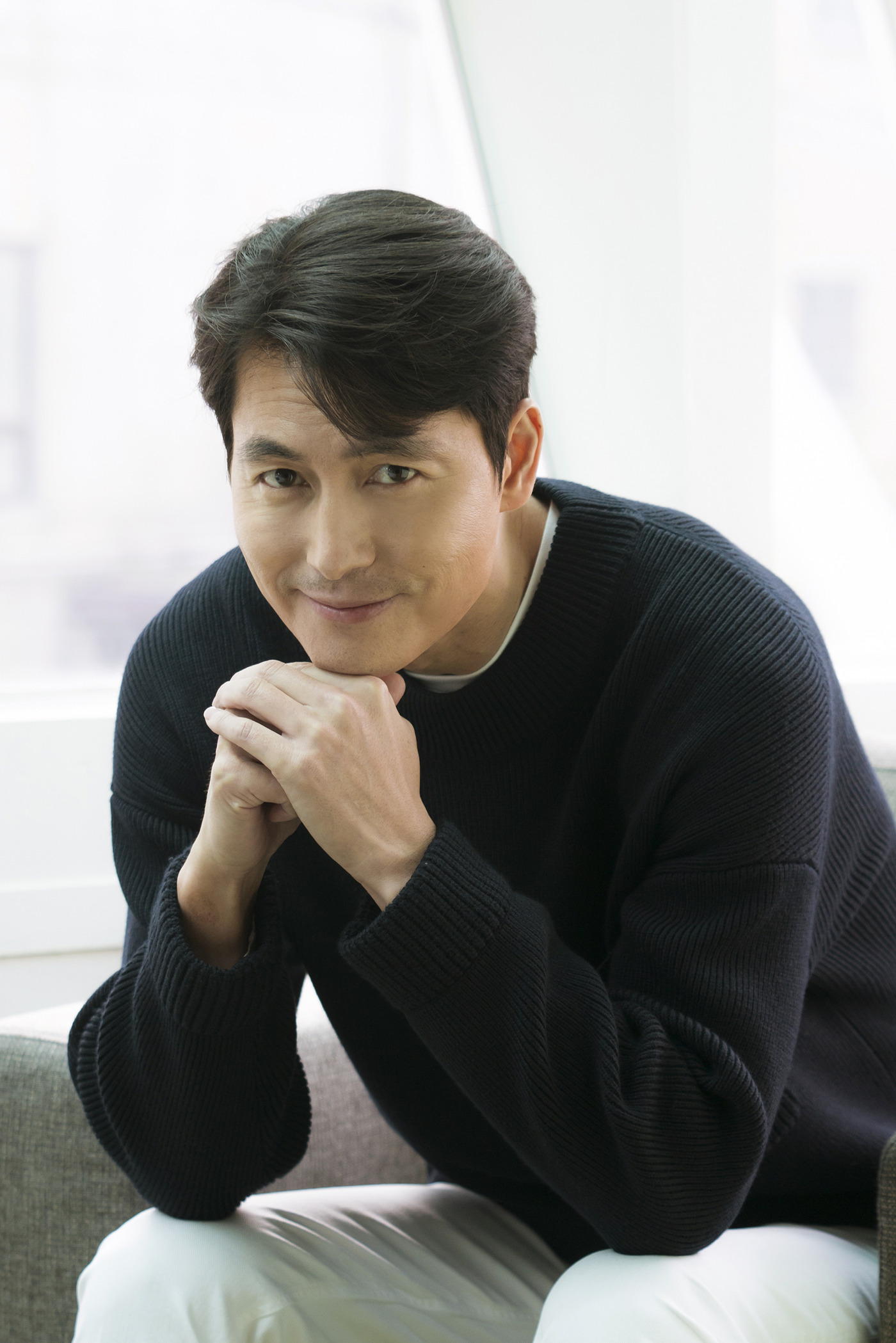 Jung Woo-sung said in an interview with the film Innocent Witness (director Lee Han) at a cafe in Samcheong-dong, Jongno-gu, Seoul on the 22nd, I sympathize with the scene where the role in the movie is being urged by my father (Park Geun-hyung) every year.Is anyone there? I keep asking. Same. Just different words. Its sour, I know. How can it be?I have a lot of these minds and I spit out a word. I think Sunho gave up, but I do not think he gave up, but something is a hope that lives with him.Jung Woo-sung played the role of lawyer Sun Ho who must prove the innocence of a leading suspect in Innocent Witness.Innocent Witness depicted what happened when a large law firm lawyer Sunho, who was supposed to be a snob for reality, was identified as a lawyer in a murder case that had the opportunity to be promoted to a partner lawyer, and met an autistic girl, the only witness to the case.It will be released on February 13th.