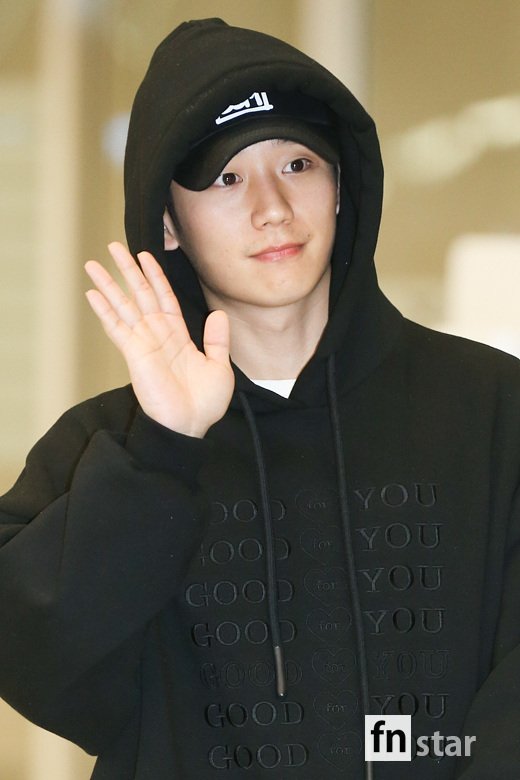 Actor Jung Hae In arrived at Incheon International Airport after finishing his schedule in the United States on the afternoon of the 25th.