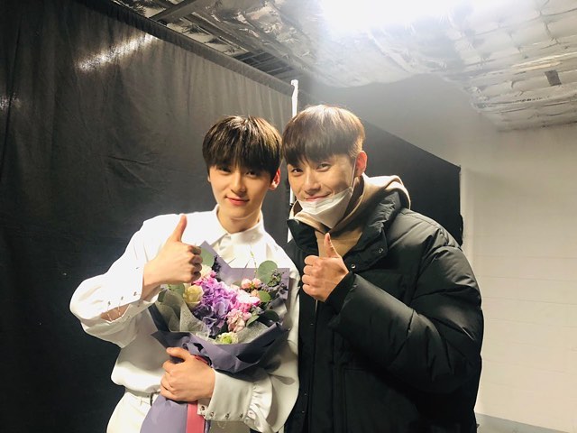 Hwang Min-hyun sent a message of gratitude to his fans and Park Seo-joon.Hwang Min-hyun posted a picture on his SNS on the 25th with an article entitled I was so happy today! Thank you, and thank you for coming to Seo Jun-hyung.The photo showed a friendly image with actor Park Seo-joon. Hwang Min-hyun posed with Park Seo-joon, who visited the waiting room after the Wanna One concert.The combination of two people, famous for their resemblance to the entertainment industry, has attracted fans hot reaction.The netizens who watched this showed various reactions such as two people resemble! And I suffered today. Concert fighting!On the other hand, Hwang Min-hyuns group Wanna One will complete all activities after the last concert held at Gocheok Sky Dome in Guro-gu, Seoul until the 27th.iMBC Park Han-byeol  Photo Source: Hwang Min-hyun Instagram