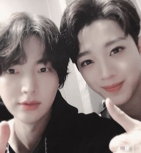The selfie of the group Wanna One Lai Kuan-lin and actor Ahn Jae-hyun has been released.Lai Kuan-lin posted a picture on her instagram on Monday, writing, I worked hard - whether its a picture or a stage.This is a photo of the actor, Ahn Jae-hyun, with her head in front of her - two people showing two shots of dazzling visuals.Meanwhile, Wanna One, which Lai Kuan-lin belongs to, will hold its last concert Therefore at Gocheok Sky Dome in Guro-gu, Seoul from 24th to 27th.
