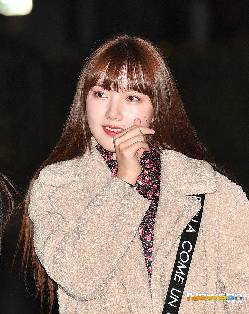 Singer GFriend Yerin has a photo time ahead of the rehearsal of KBS 2TV Music Bank held at the public hall of KBS New Pavilion in Yeouido-dong, Yeongdeungpo-gu, Seoul on January 25th.useful stock