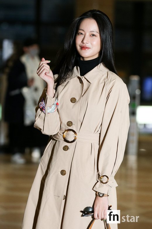 Actor Oh Yeon-seo left for Tokyo, Japan, through Gimpo International Airport on the afternoon of the 26th.