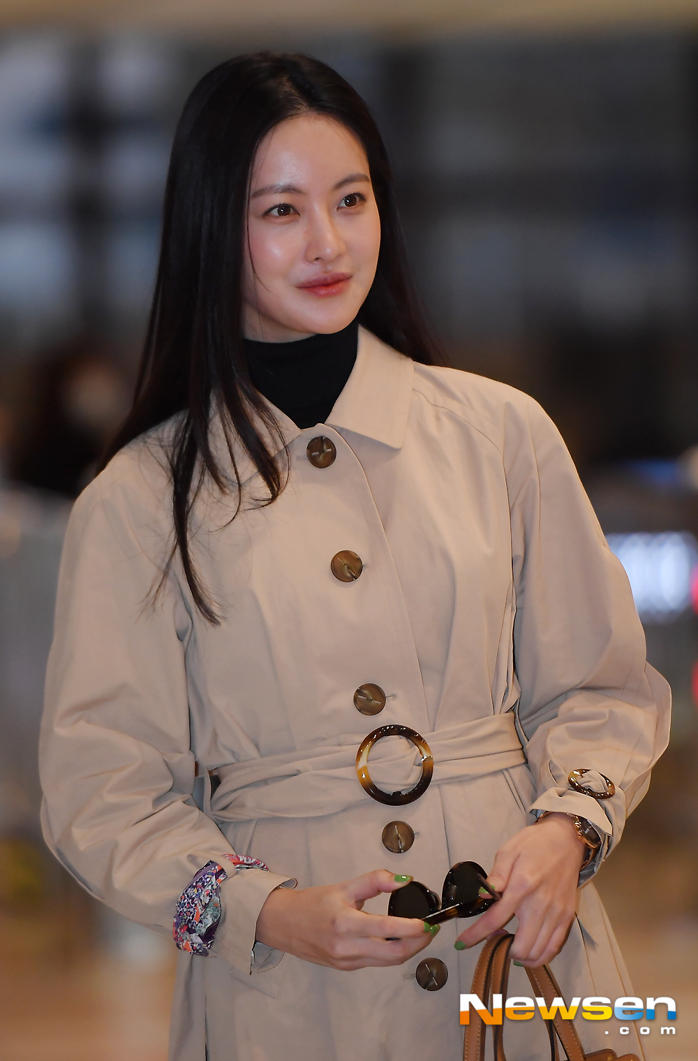 Actor Oh Yeon-seo showed off his airport fashion on the afternoon of January 26 and left for Japan through Gimpo International Airport in SeoulOn this day, Oh Yeon-seo is responding to the photo pose.Oh Yeon-seo left for Japan for a photo shoot.expressiveness