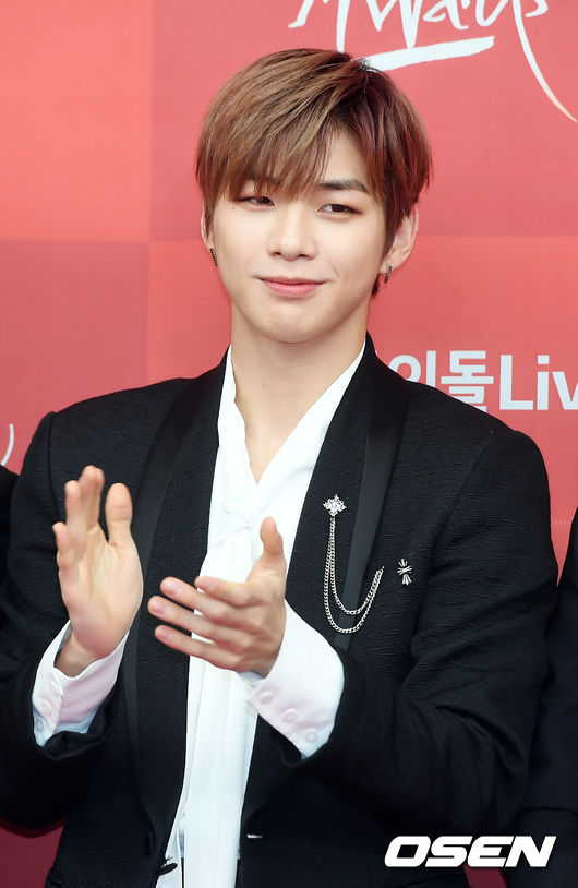 <p> Group Wanna One Kang Daniel this Idol Chart ranking ranking in the top 7 only to record 44 consecutive weeks top in climbed.</p><p>Idol Chart 1 on 2 Parking rate ranking in the Kang, Daniel 72129 players to get top on and climbed. By this Kang Daniel is the top record in 44 weeks increase and soloist system.</p><p>Kang Daniel behind Jimin(BTS, 52433), V(BTS, 34509), Jung Kook(BTS, 16205), who(15401), line pipe(8859), Woo-Jin Park(8629), and Sakura(Aizu, 6729 people), Park JI Hoon(6072), yellow people(6028 students) etc the higher the number of votes recorded.</p><p>Especially this week rating ranking the Exo members of the patron rank rights in the entry and eye-catching.</p><p>Star for a crush to find the like in Kang Daniel the most votes acquired. Kang Daniel is one week only 1 2585 variants of LIKEs received.</p><p>This Jimin(BTS, 8789), V(BTS, 7039), Nebula(3391), Jung Kook(BTS, 3093), Woo-Jin Park(2045), and Sakura(Aizu, 1912), library(1737), Park JI Hoon(1371), Wanna One(1037) such high votes recorded. [Photo] DB</p><p> DB</p>