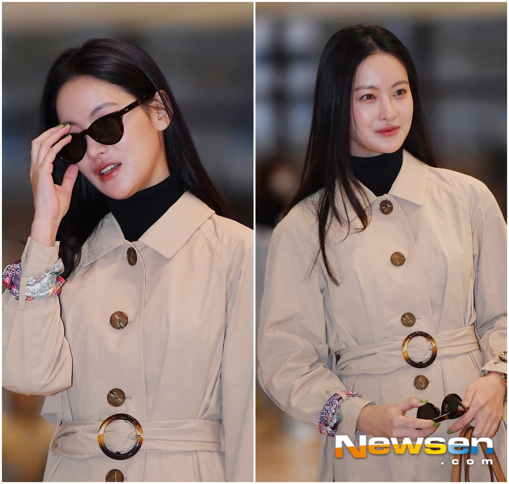 Actor Oh Yeon-seo showed off his airport fashion on the afternoon of January 26 and left for Japan through Gimpo International Airport in SeoulOh Yeon-seo is heading to the departure hall on the day.Oh Yeon-seo left for Japan for a photo shoot.expressiveness