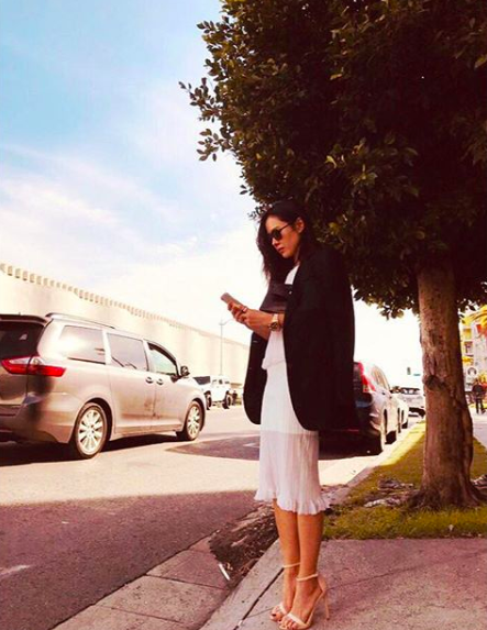 Actor Son Ye-jin revealed his travel photos and told him about his recent situation.Son Ye-jin posted two photos of his trip to foreign countries on his instagram on the morning of the 27th.In the public photos, Son Ye-jin showed a chic charm in black and white fashion, covering her face with sunglasses, but still she is beautiful like a goddess.Earlier, Son Ye-jin had two romantic stories with an actor of the same age. The first time the two peoples romantic stories were reported on the 10th of this month.Through various online communities and SNS, it was reported that Hyun Bin and Son Ye-jin were together.On the 11th, there was also a witness that two people traveled to United States of America on the birthday of Son Ye-jin.The two sides said they were unfounded.At the time, Hyun Bin was in United States of America for a schedule overseas after filming the drama Memories of the Palace of Alhambra, but it was rumored that he went with Son Ye-jin.The two people who ended up with Happening became hot online once again on the 21st of this month.A picture of Hyun Bin and Son Ye-jin looking at the mart was posted on the online Community and SNS.It seems that the two were caught on camera because of the celebrity, and I repeat that the rumors of the romance are unfounded, said Hyun Bin and Son Ye-jin, both of whom are related to the incident.Son Ye-jin Instagram