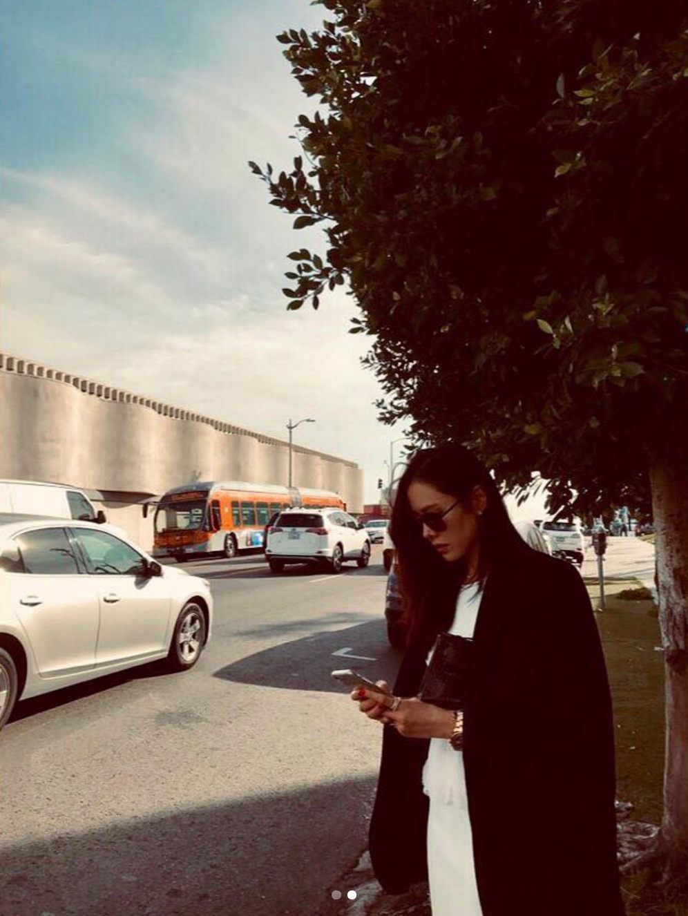 Actor Son Ye-jin has revealed his first recent situation since his wifes love affair with Hyun Bin.Son Ye-jin posted two photos on his 27th day with emoticons in his instagram.In the photo, Son Ye-jin stands on the street wearing a black jacket on a white One Piece and sunglasses; a chic charm is tainted on his expressionless face.Son Ye-jin has been busy with his movie Going to Meet Now and Negotiations and drama A Pretty Sister Who Buys Bob Good last year, and is currently taking a break by choosing his next film.I have personally traveled to United States of America.On the other hand, Son Ye-jin was caught up in the romance with Hyun Bin twice on the 9th and 21st.The two men were also seen at the United States of America, along with a witness saying that they enjoyed dating together, but both sides denied the enthusiasm, saying that they had other acquaintances.